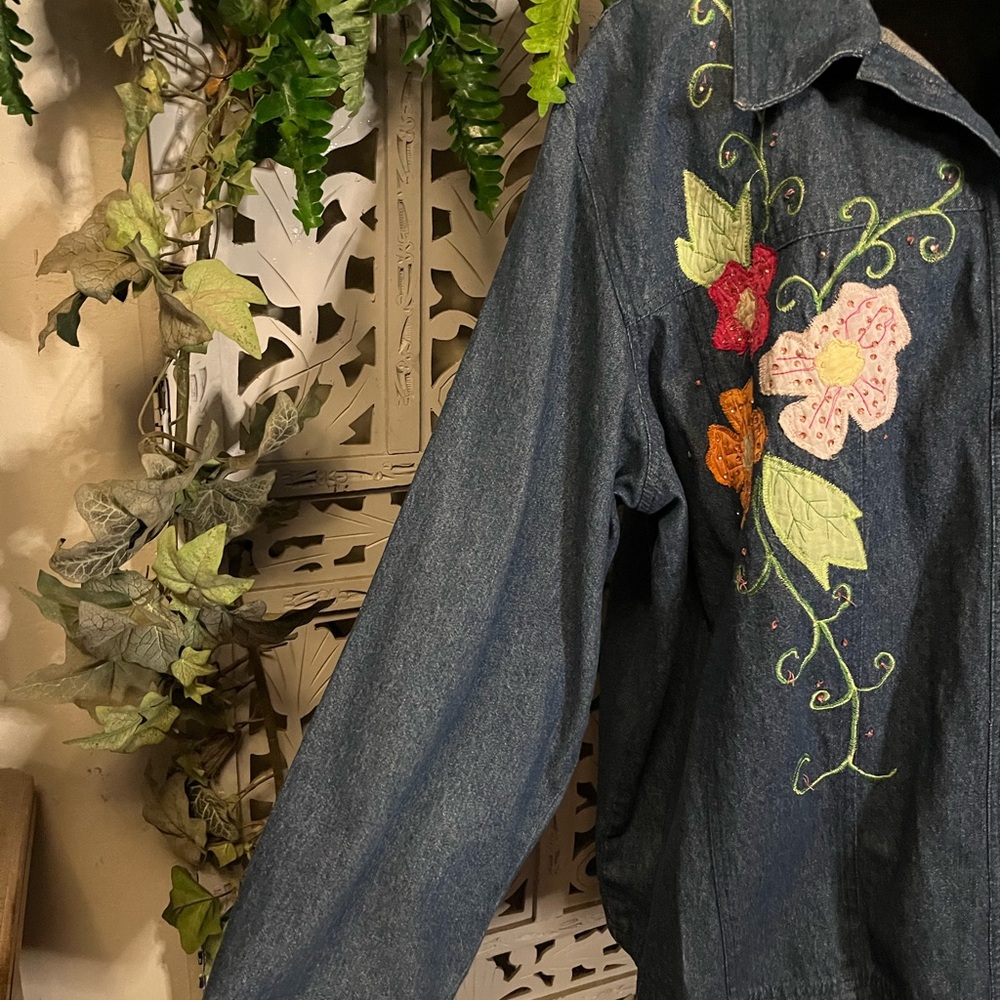 TAPESTRY PATCH VINTAGE DENIM & FLORAL EMBELLISHMENT LONG SLEEVE JEAN JACKET - Picture 6 of 12
